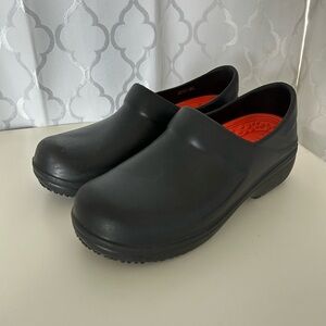 Crocs Neria Pro II Literide Work Clog in black, women’s size 9